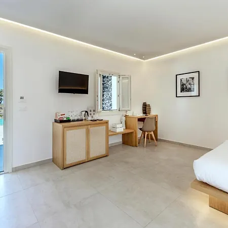 Secret View Oia (Santorini)